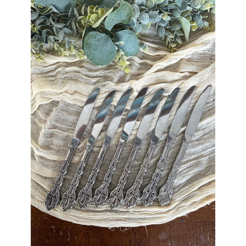 Eight (8) Oneida Chandelier Modern Hollow‎ Knife stainless flatware